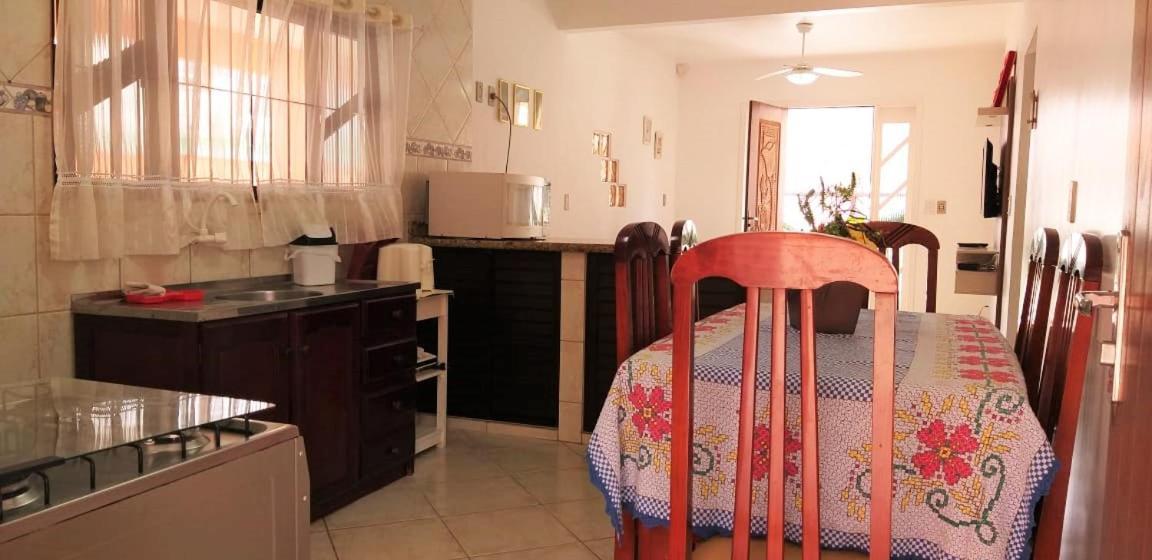 Villa Casa 02 Dorm Na Rua Salmao à Bombinhas Extérieur photo