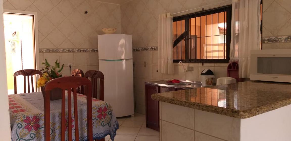 Villa Casa 02 Dorm Na Rua Salmao à Bombinhas Extérieur photo